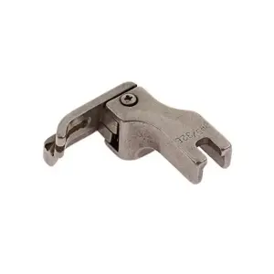Chân Vịt 1K CR3/32E 2,4 mm, Phụ Tùng Máy May Công Nghiệp 1 Kim, Chân Vịt Dẫn Mép Phải Giúp Kiểm Soát Khoảng Cách Đường May 3/32 Inch, Phù Hợp May Diễu, Topstitch Và Gia Công May Mặc