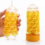 Cốc thủ dâm TENGA ARTE Drape với các dải Elastomer mềm xếp lớp, thiết kế tạo cảm giác tiếp xúc biến đổi theo lực tay, kiểu dáng gọn, có thể rửa sạch và tái sử dụng, đi kèm bộ phận hỗ trợ làm khô và cất giữ