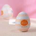 Trứng thủ dâm nam TENGA EGG chất liệu TPE đàn hồi, thiết kế cầm tay nhỏ gọn dễ bảo quản trước khi sử dụng, không động cơ không pin sạc, có gel bôi trơn đi kèm theo quy cách, dành cho nam giới trưởng thành